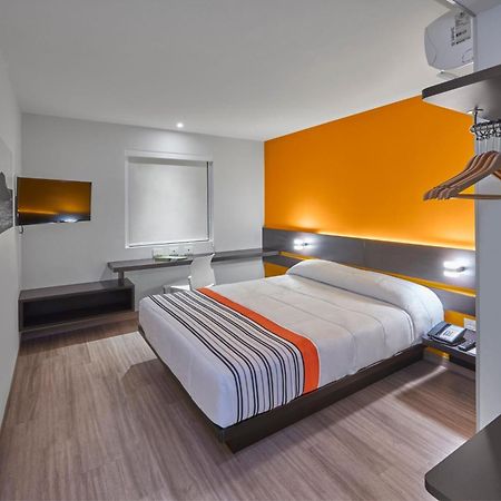 City Express Junior By Marriott Leon Centro De Convenciones מראה חיצוני תמונה