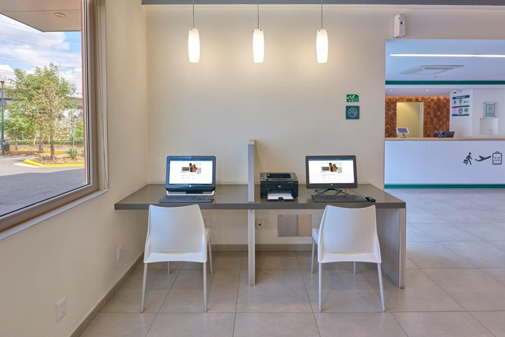 City Express Junior By Marriott Leon Centro De Convenciones מראה חיצוני תמונה