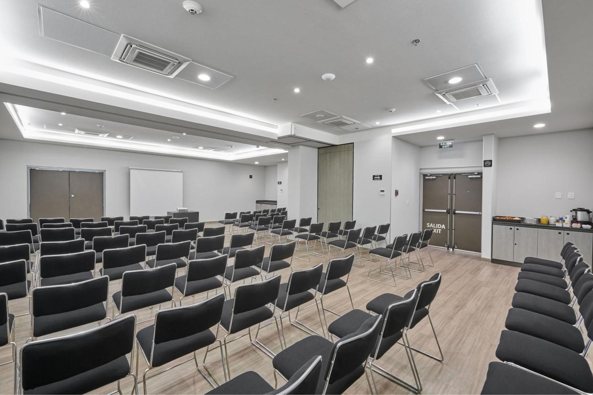City Express Junior By Marriott Leon Centro De Convenciones מראה חיצוני תמונה
