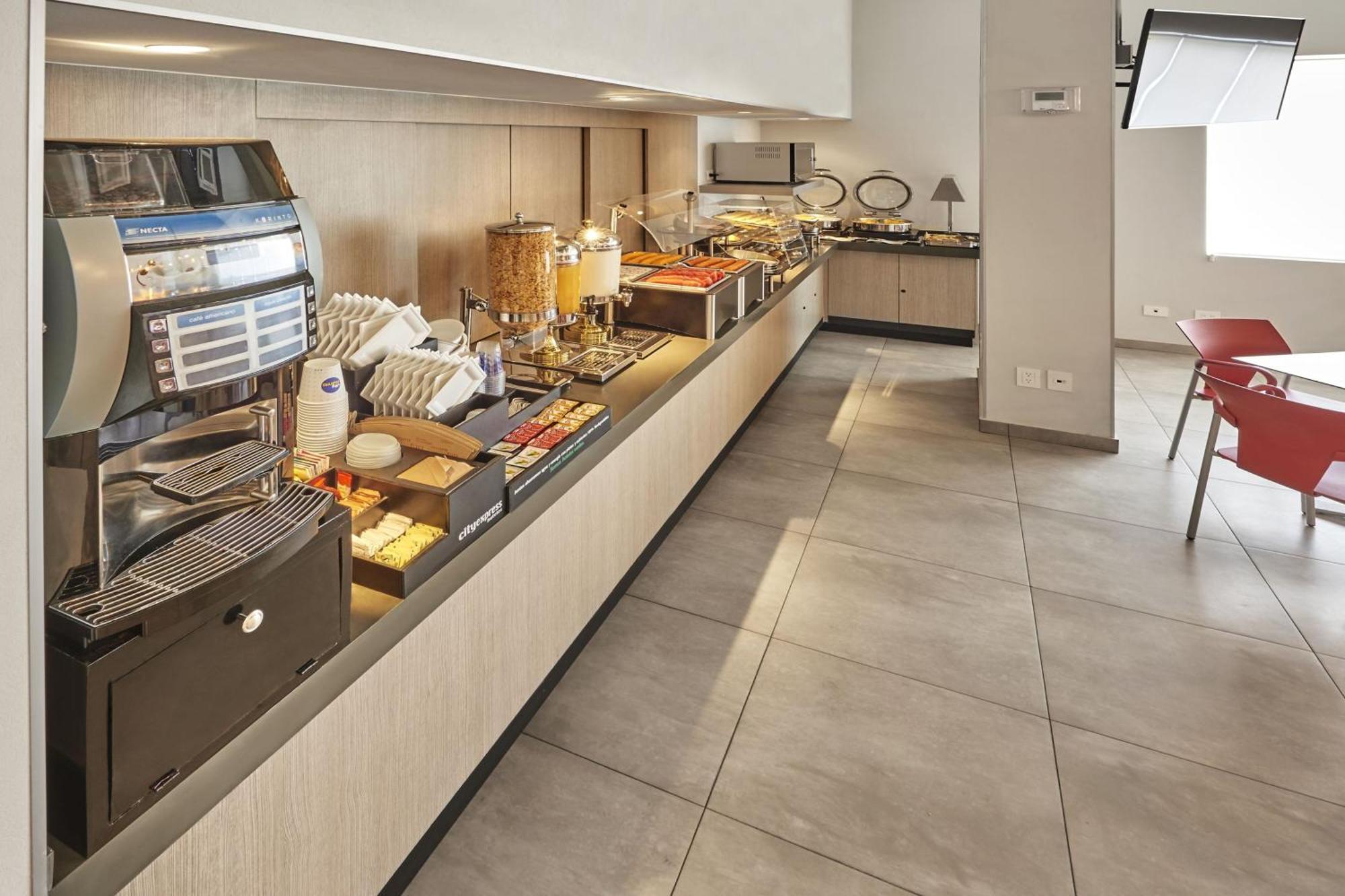 City Express Junior By Marriott Leon Centro De Convenciones מראה חיצוני תמונה
